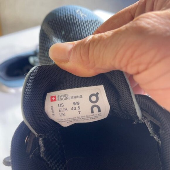 On Cloud, 9, Excellent Condition - Picture 5 of 5